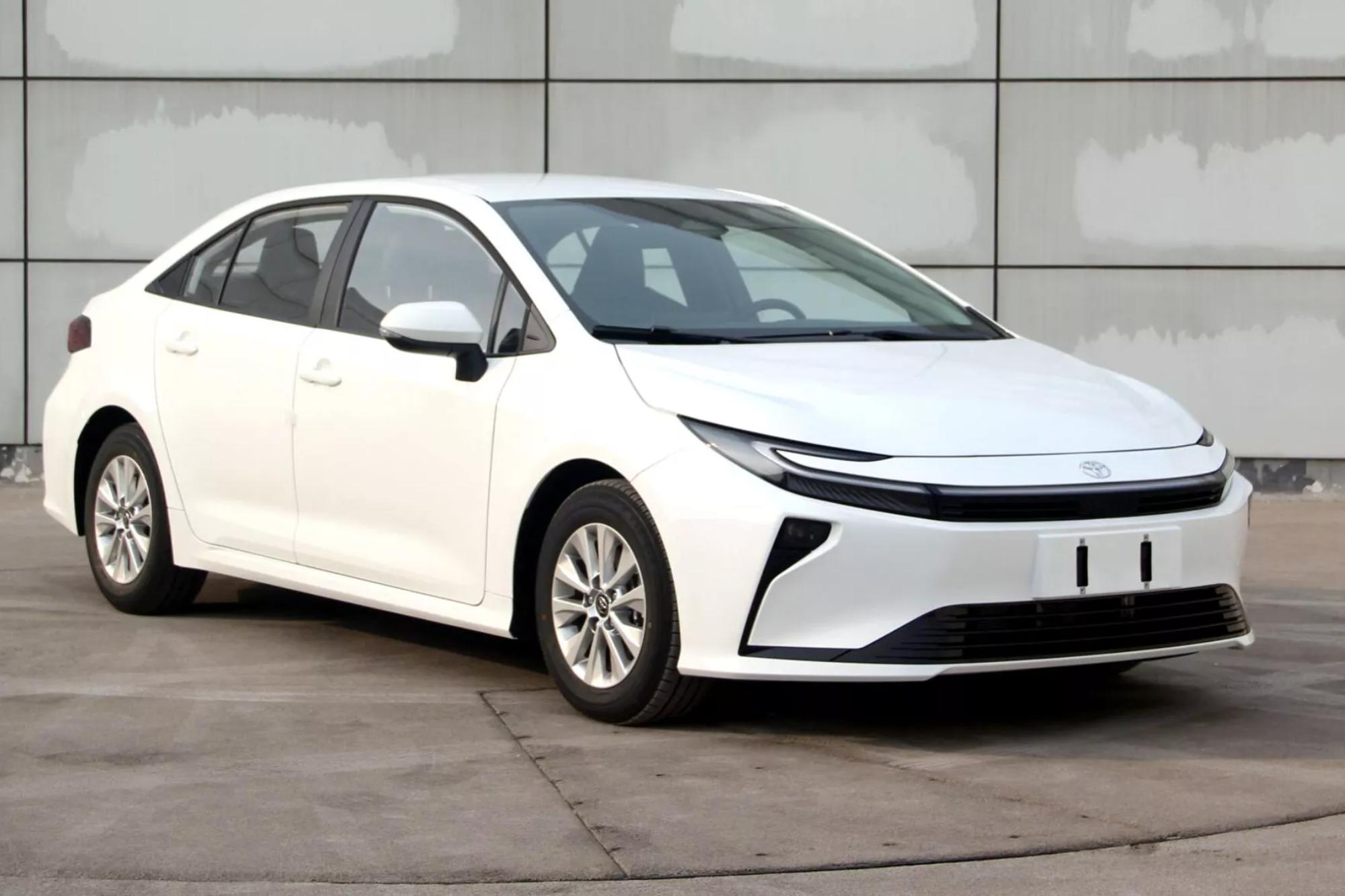 Toyota Corolla σε στυλ Prius στην Κίνα