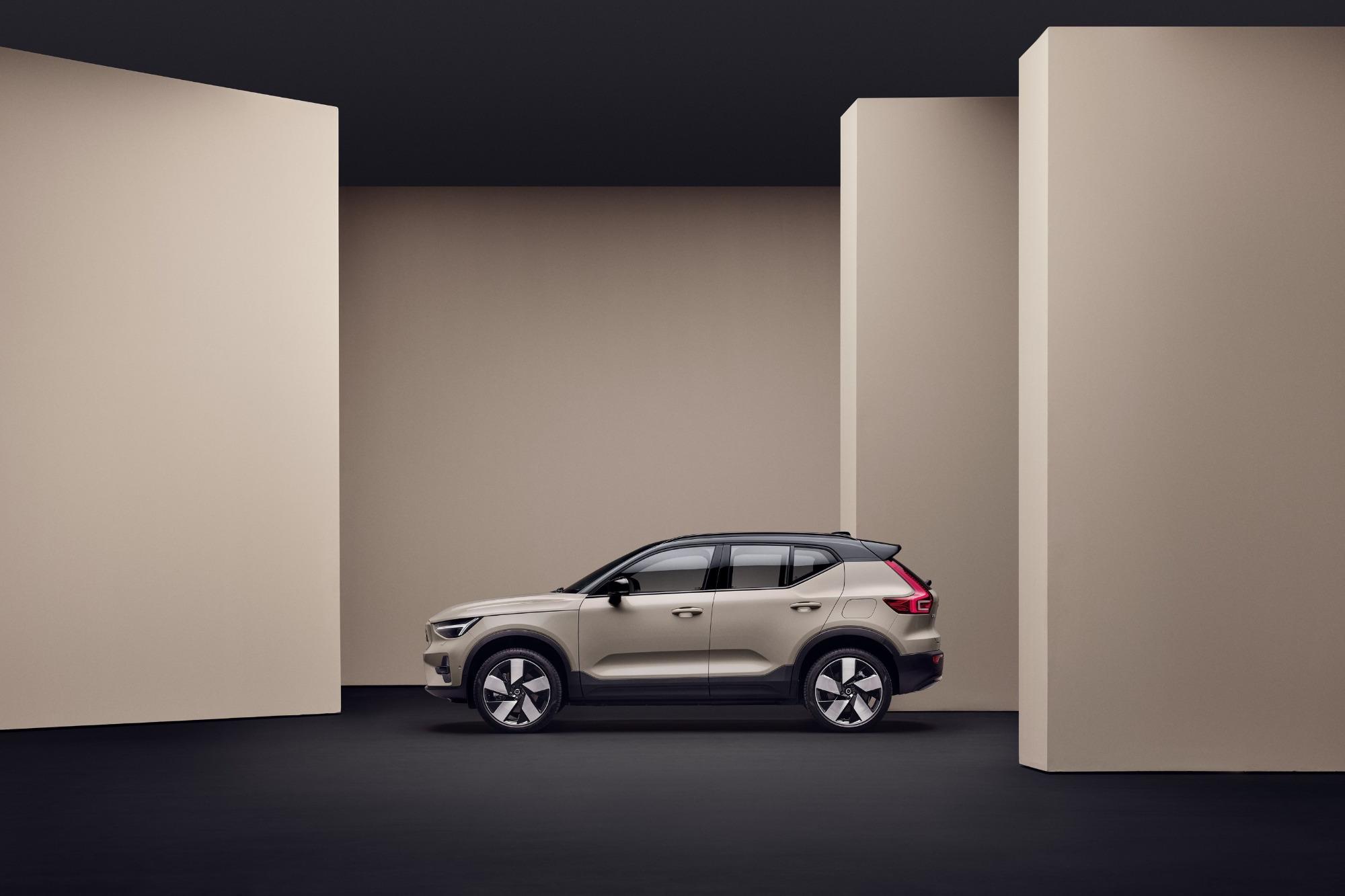 Volvo: Έκπτωση έως 4.000 ευρώ για EV μοντέλο, δωρεάν wallbox