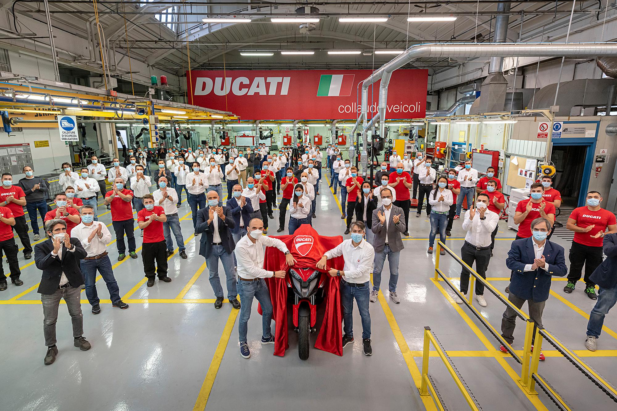 Η Ducati παρουσιάζει επαναστατική τεχνολογία εμπρός και πίσω ραντάρ στη νέα Multistrada V4