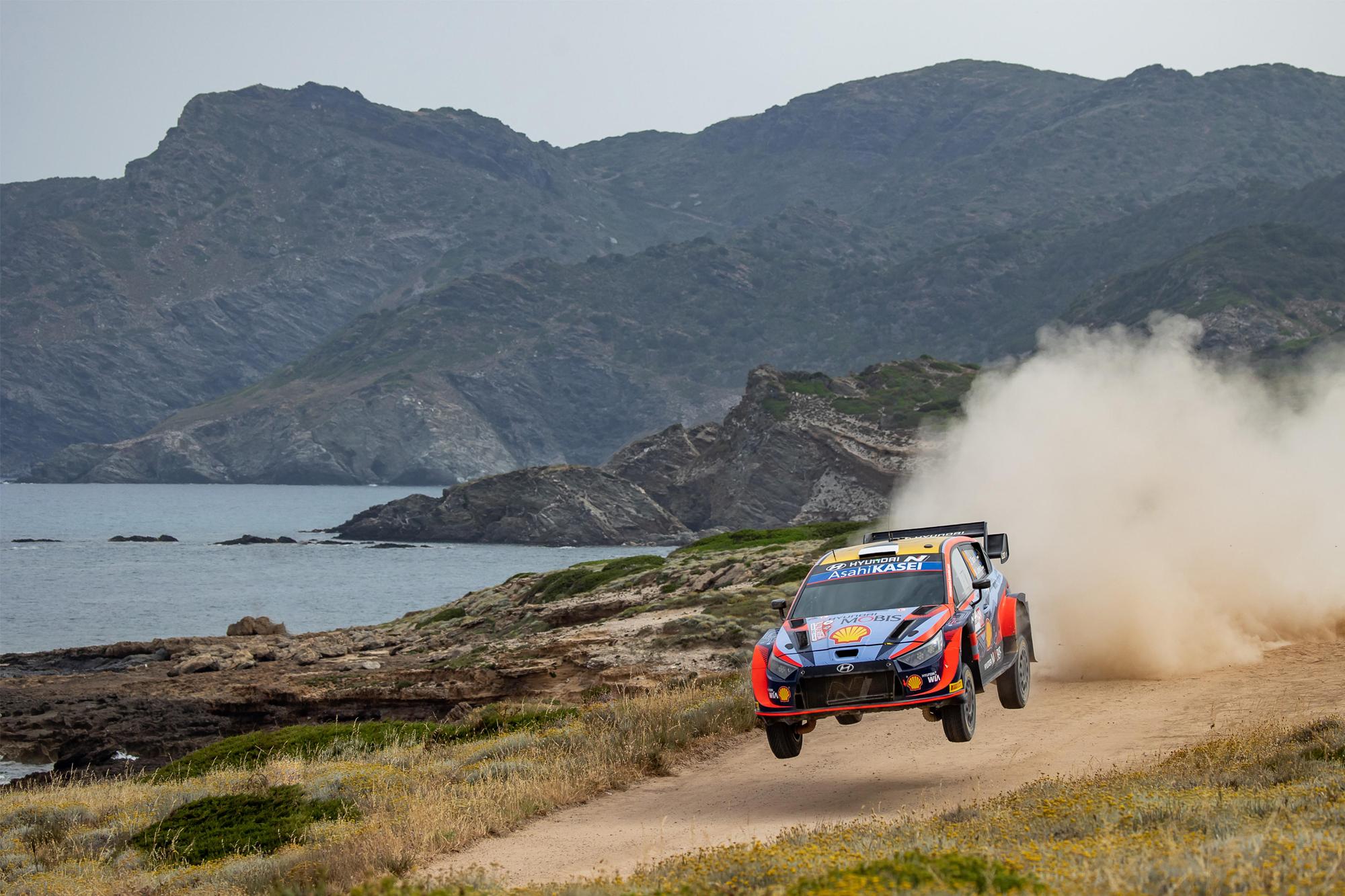 Hyundai Motorsport: Εντυπωσιακή νίκη στο Ράλι Σαρδηνίας