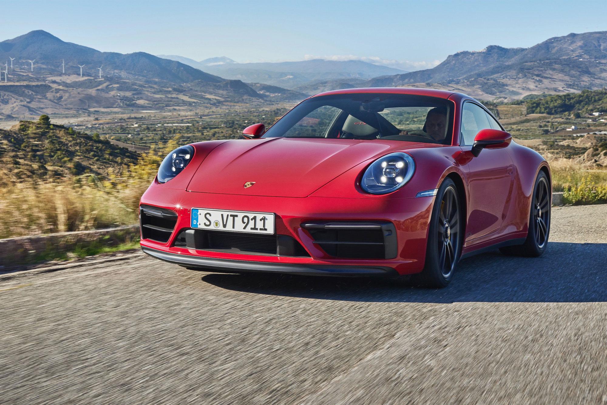 Η νέα Porsche 911 GTS είναι εδώ
