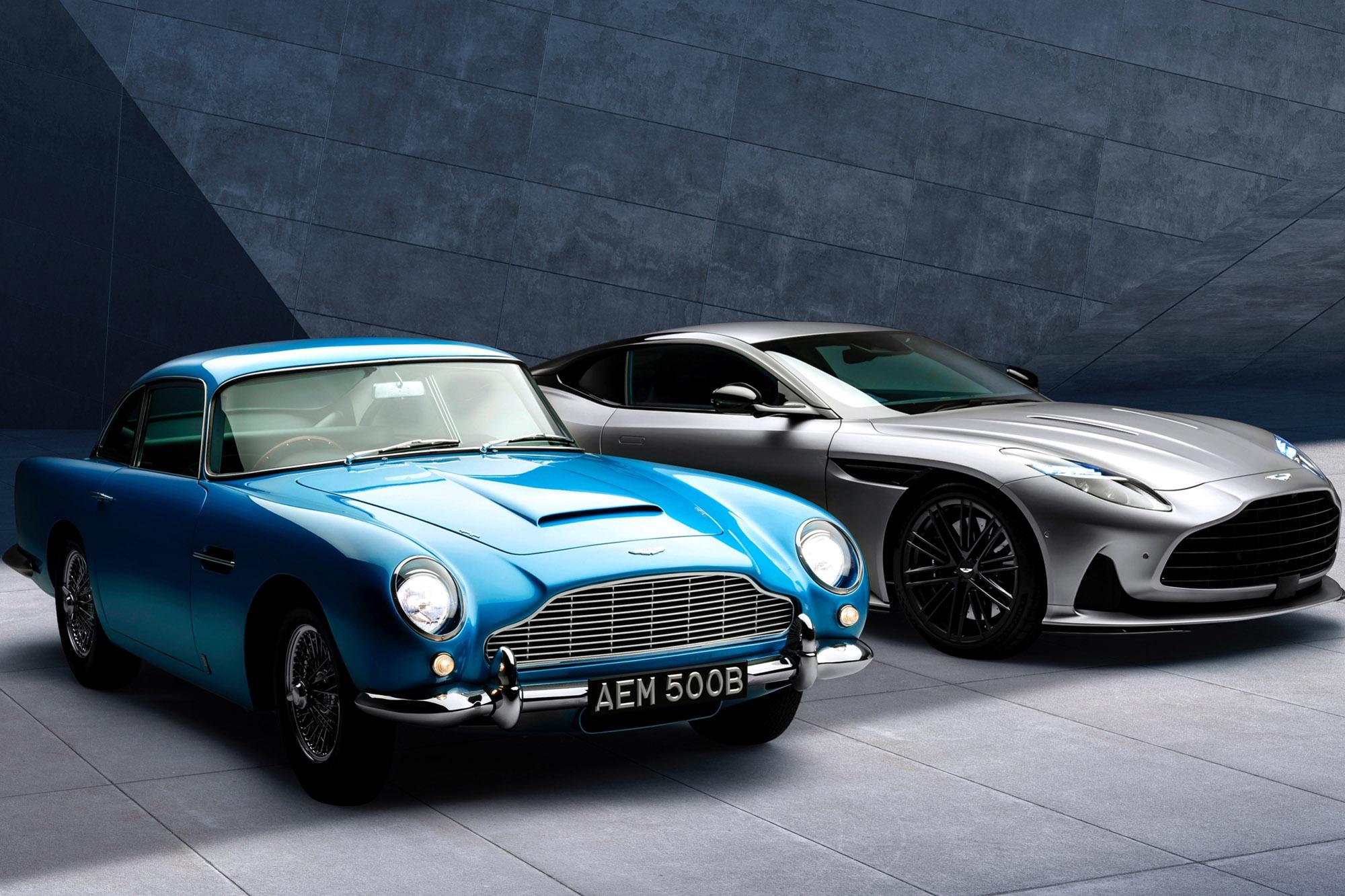 Η Aston Martin DB5 γίνεται 60 ετών και ποζάρει δίπλα στη νέα DB12