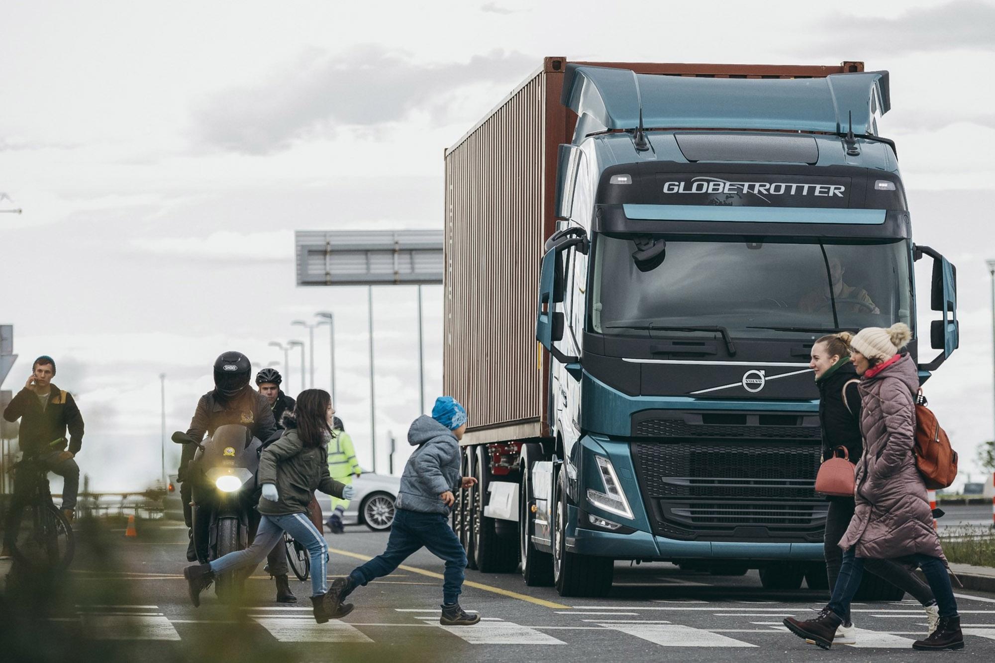 Μουσικό βίντεο για την ενίσχυση της οδικής ασφάλειας από τη Volvo Trucks