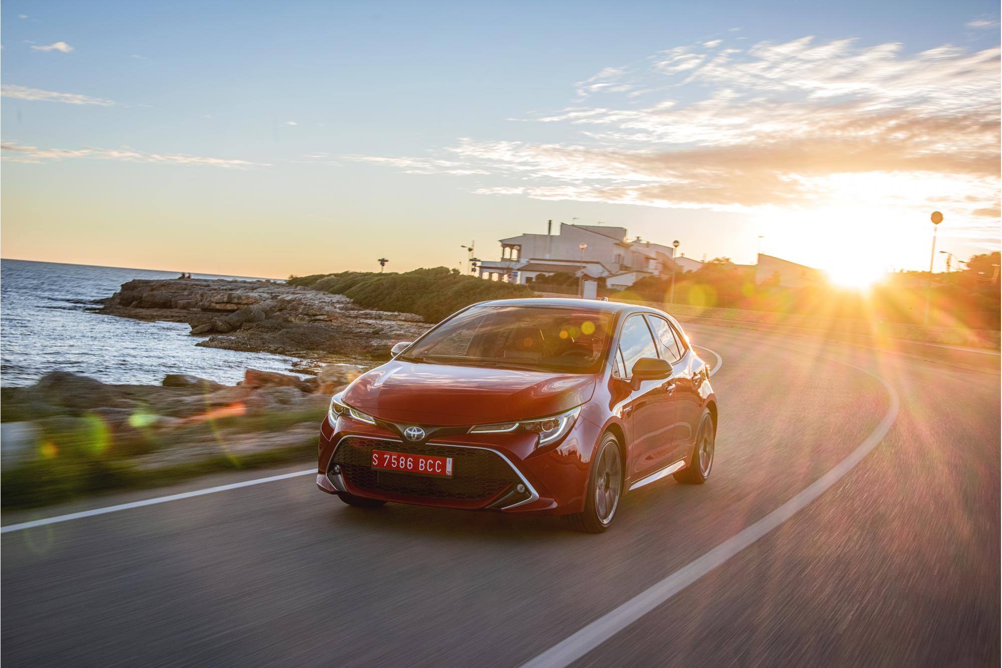 Ρεκόρ της Toyota στις πωλήσεις υβριδικών αυτοκινήτων!