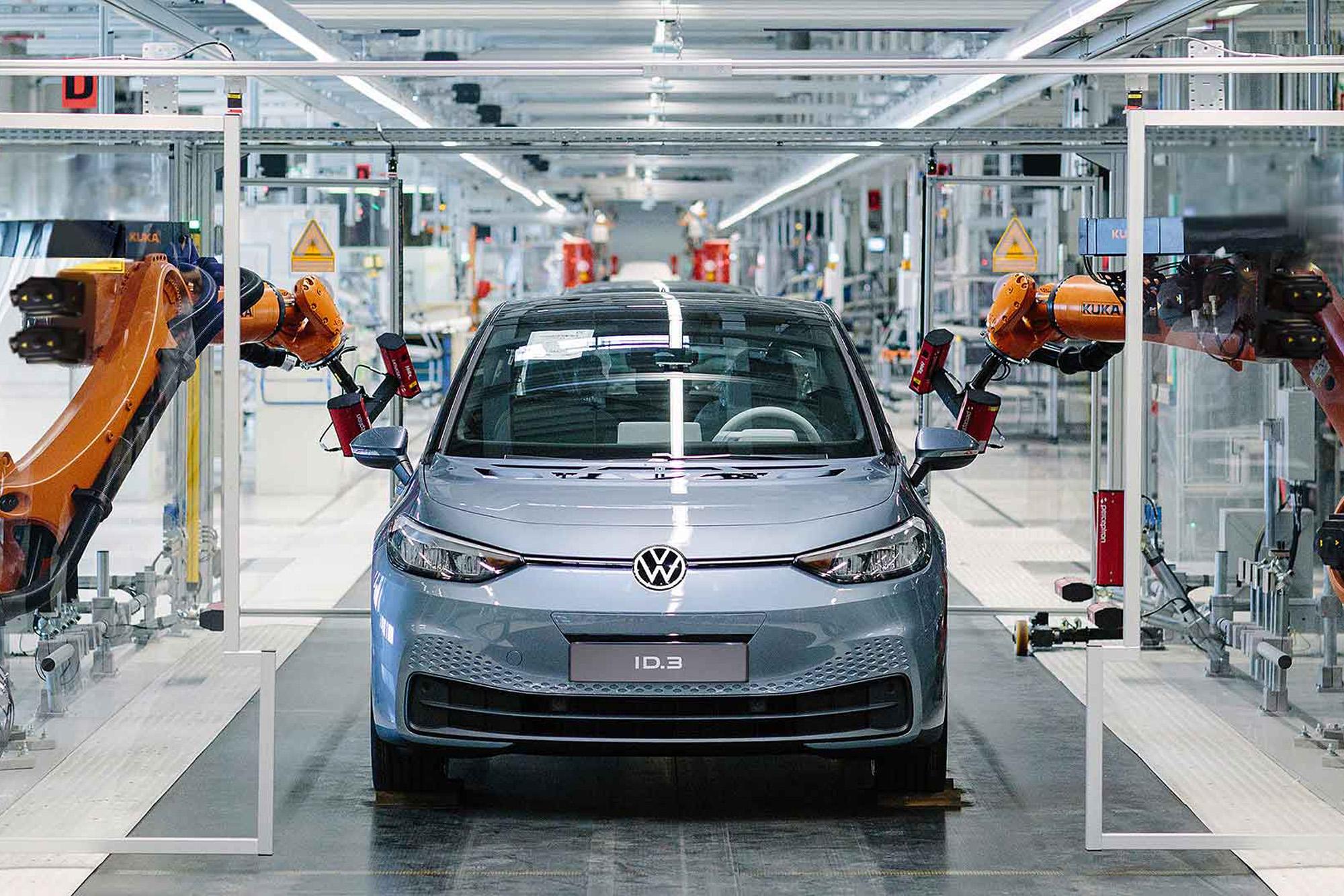 Η ΕΕ θα επανεξετάσει την κατάργηση των θερμικών κινητήρων έως το 2035