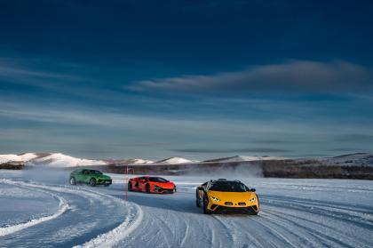 H Lamborghini «έβγαλε» την Huracan και την Urus για σκι