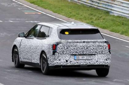 Το νέο Kia EV4 «πιάστηκε» σε δοκιμές στο Nurburgring [+video]