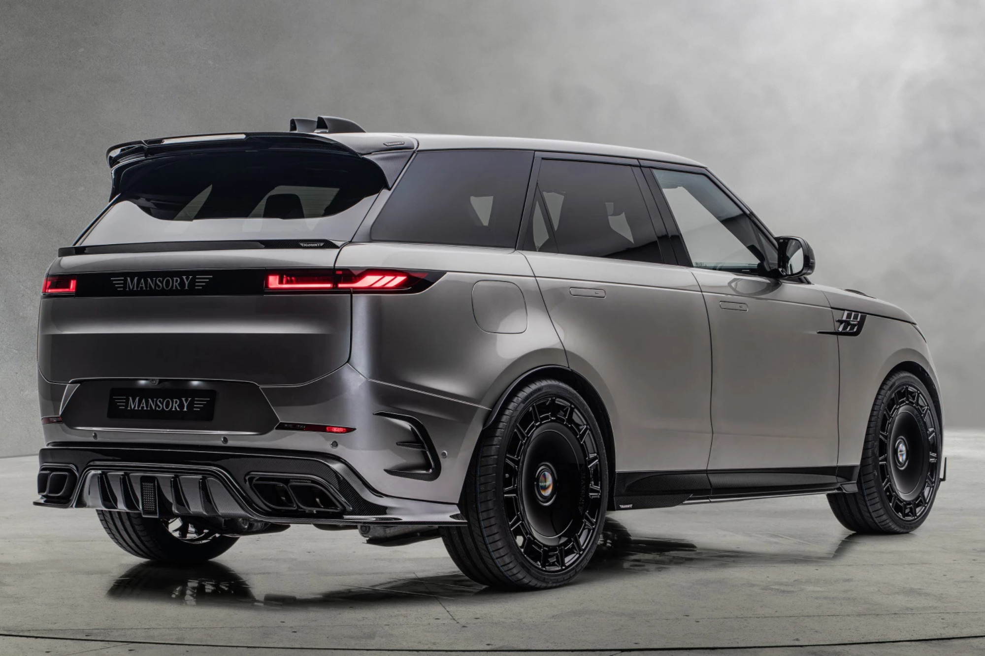 Η Mansory τροποποίησε το Land Rover Range Rover Sport SV