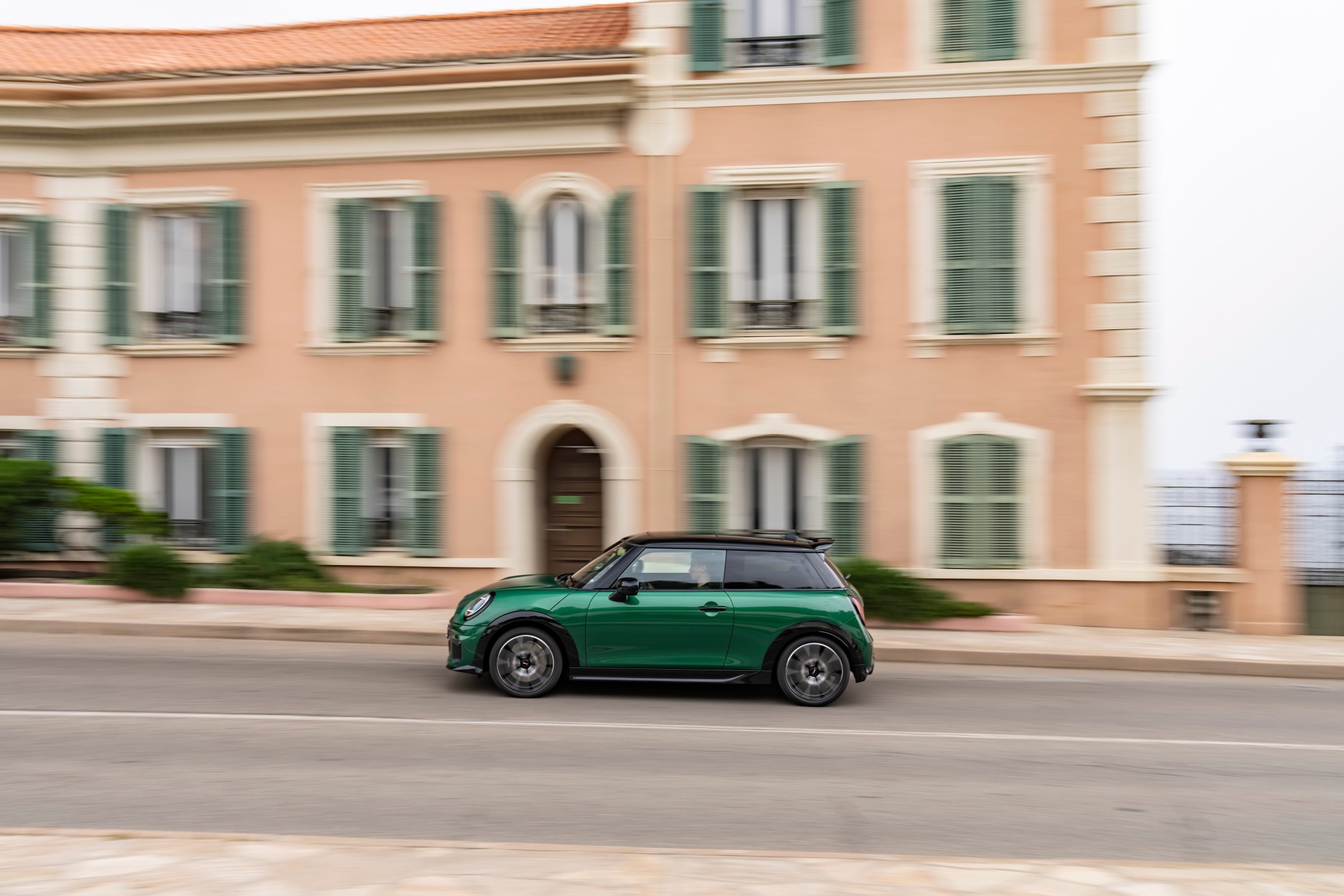 Το νέο MINI Cooper S σε έκδοση JCW