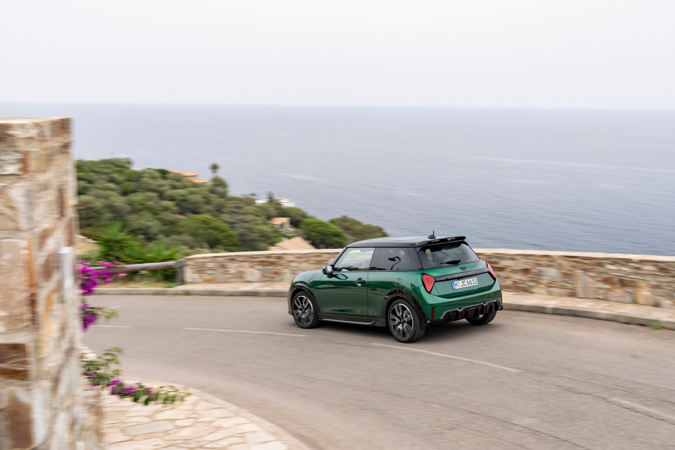 Το νέο MINI Cooper S σε έκδοση JCW