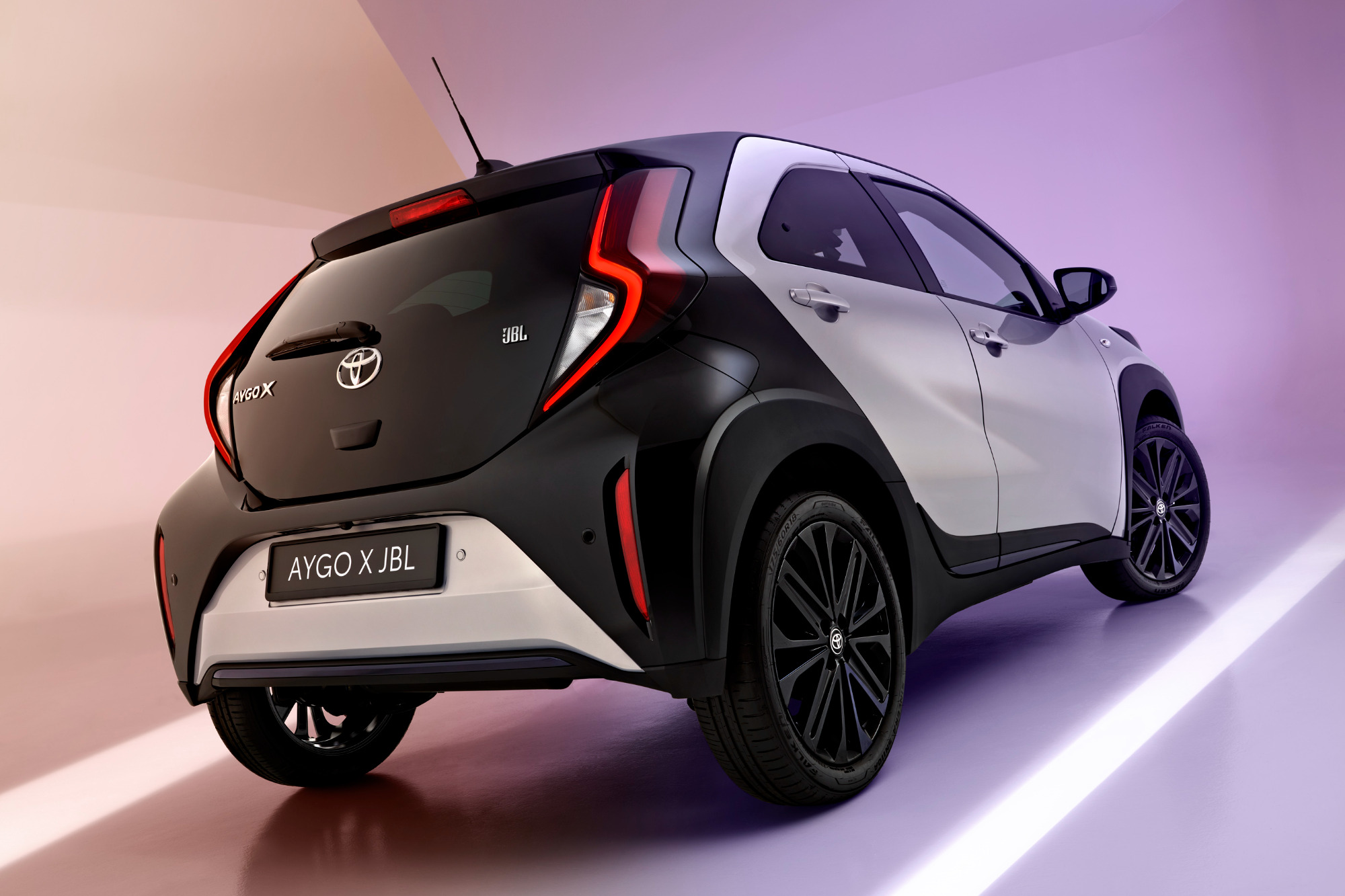 Toyota Aygo JBL: Ειδική έκδοση με premium ηχοσύστημα