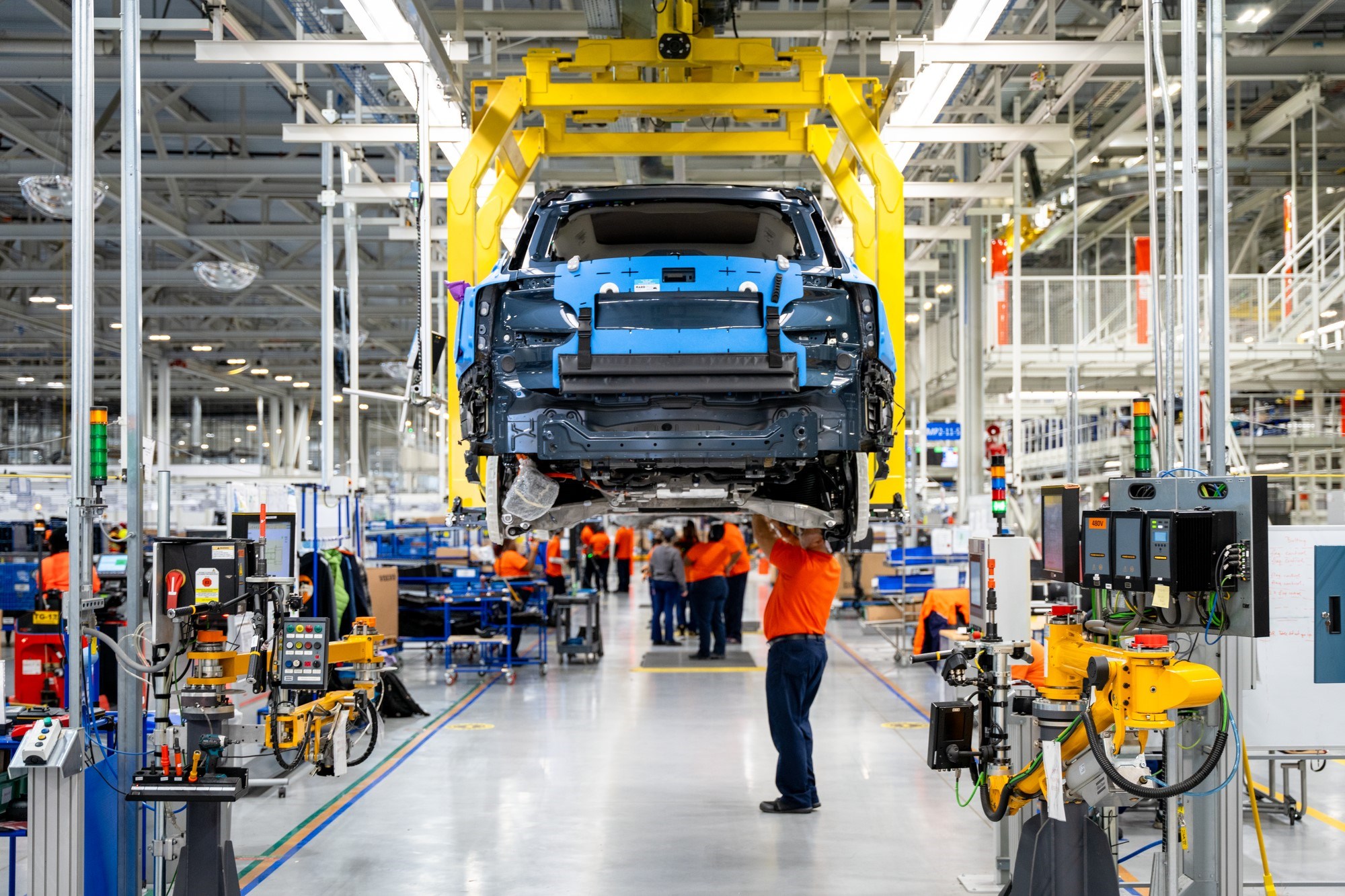 Το πρώτο ηλεκτρικό EX90 της Volvo βγήκε από τη γραμμή παραγωγής 